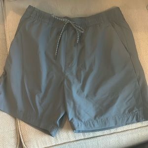 Men’s j crew 6” dock shorts size medium 
Like new condition